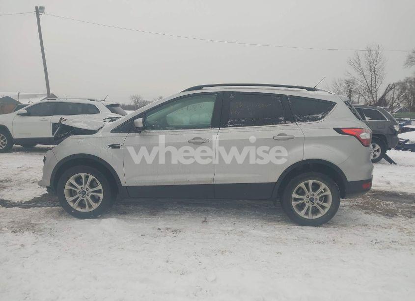 Photo 14 of 2017 Ford Escape SE (VIN 1FMCU9G90HUD39187)