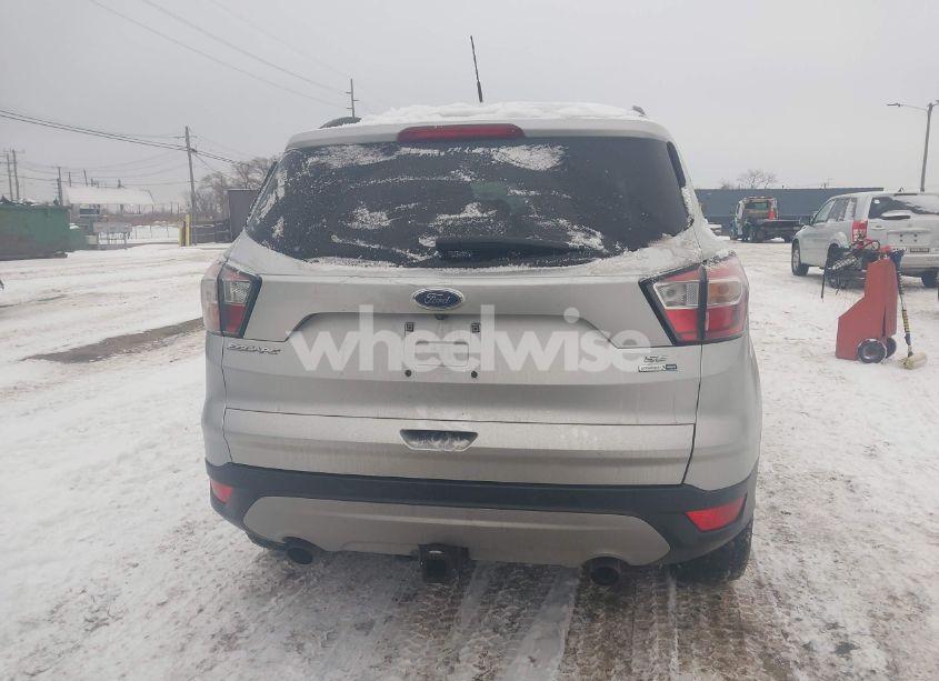Photo 16 of 2017 Ford Escape SE (VIN 1FMCU9G90HUD39187)