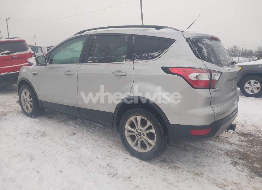 Photo 3 of 2017 Ford Escape SE (VIN 1FMCU9G90HUD39187)