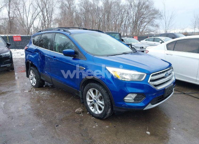 2017 Ford Escape SE (VIN 1FMCU9G90HUD55518) main photo