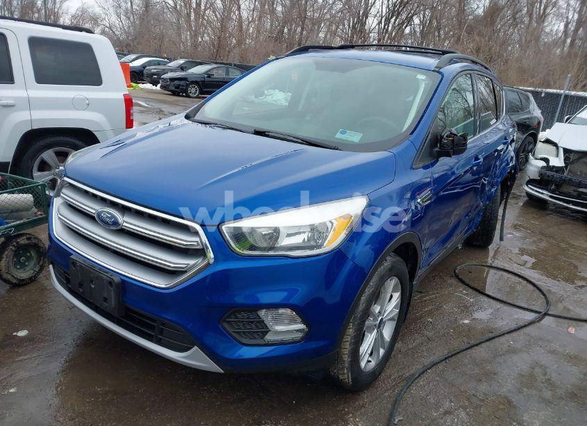 Photo 2 of 2017 Ford Escape SE (VIN 1FMCU9G90HUD55518)