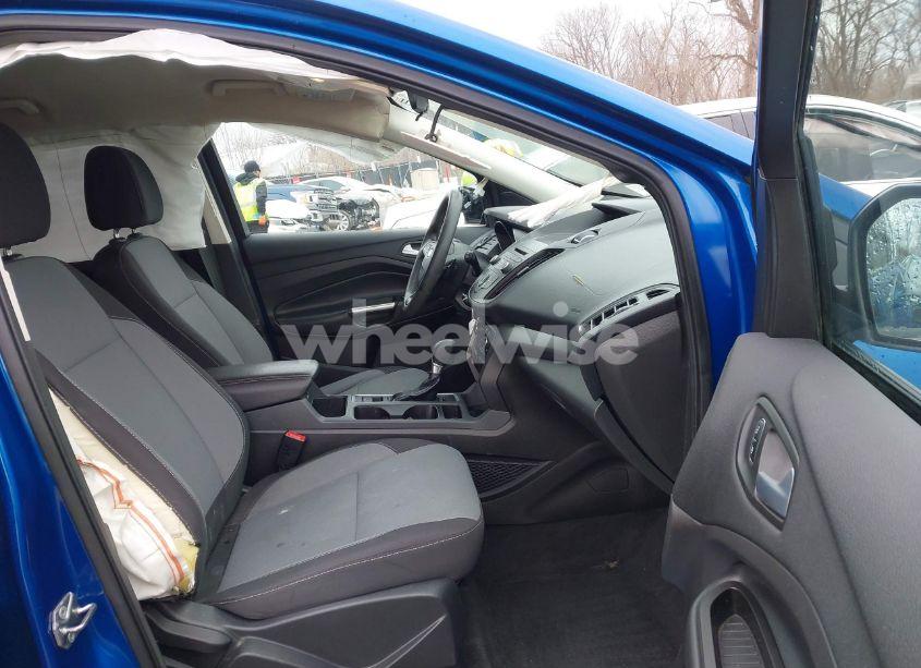 Photo 5 of 2017 Ford Escape SE (VIN 1FMCU9G90HUD55518)