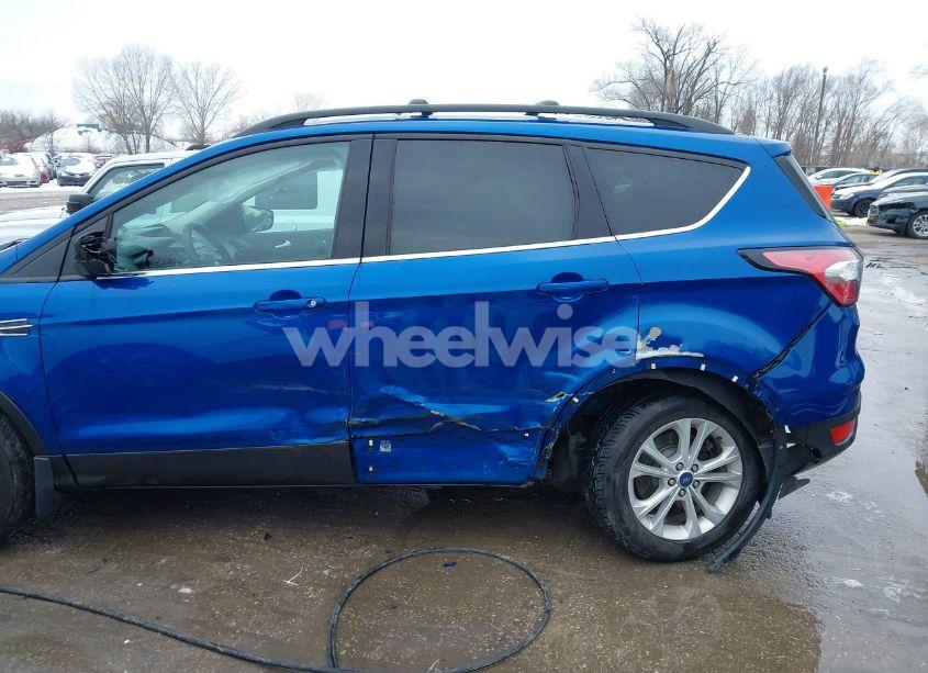 Photo 6 of 2017 Ford Escape SE (VIN 1FMCU9G90HUD55518)