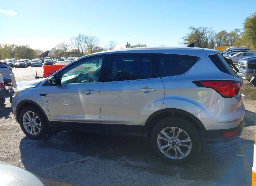 Photo 14 of 2019 Ford Escape SE (VIN 1FMCU9G90KUB66469)