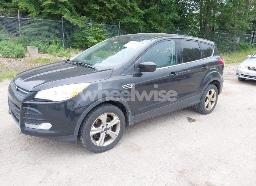 Photo 2 of 2013 Ford Escape SE (VIN 1FMCU9G91DUA07169)