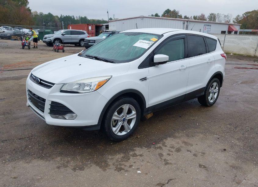 Photo 2 of 2013 Ford Escape SE (VIN 1FMCU9G91DUB09524)