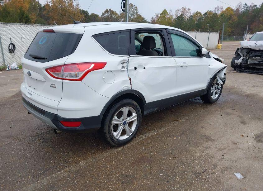 Photo 4 of 2013 Ford Escape SE (VIN 1FMCU9G91DUB09524)