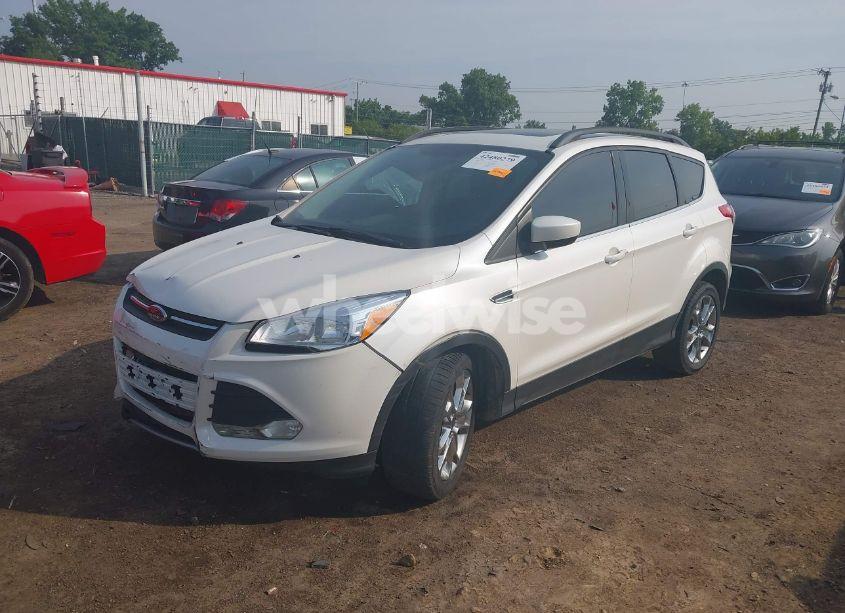 Photo 2 of 2014 Ford Escape SE (VIN 1FMCU9G91EUB43044)