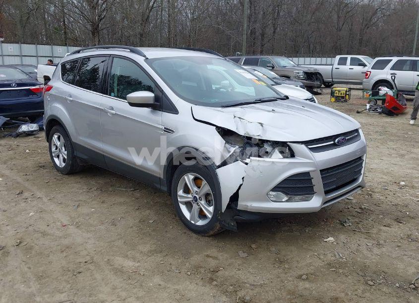 2015 Ford Escape SE (VIN 1FMCU9G91FUB87806) main photo