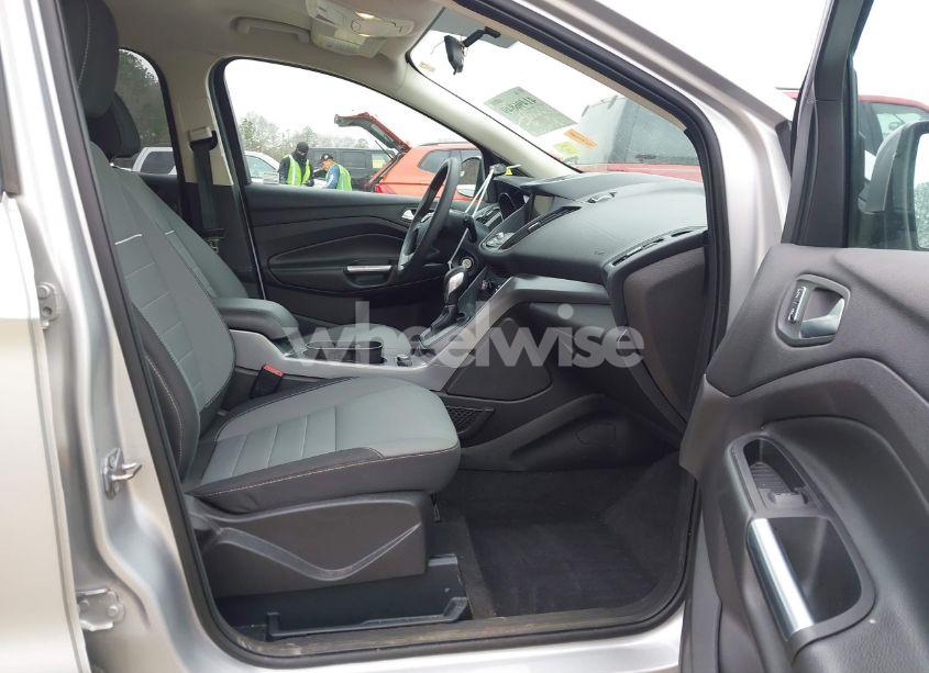 Photo 5 of 2015 Ford Escape SE (VIN 1FMCU9G91FUB87806)