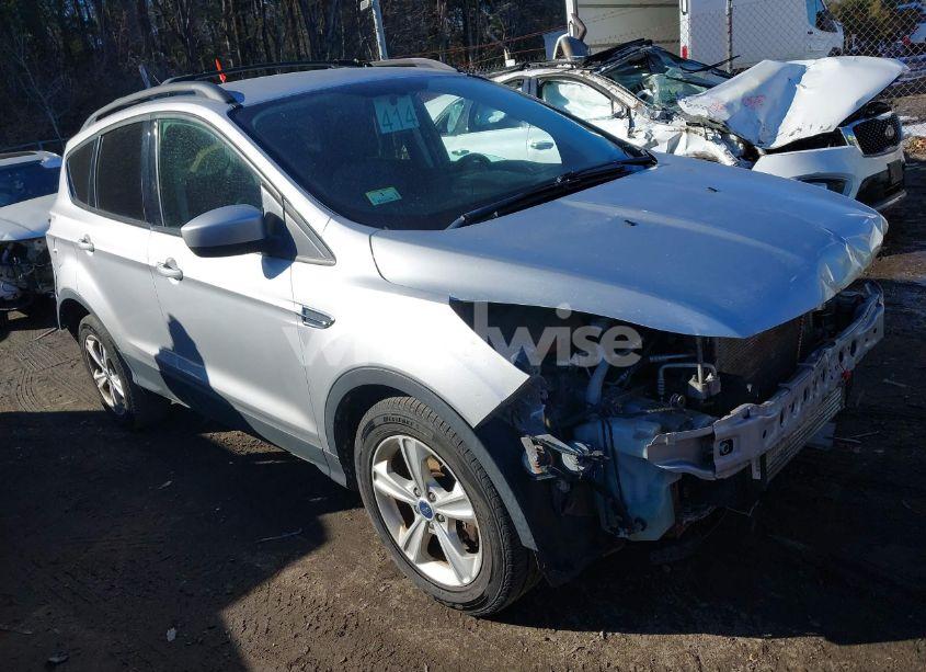 2015 Ford Escape SE (VIN 1FMCU9G91FUC53061) main photo