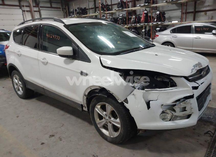 2015 Ford Escape SE (VIN 1FMCU9G91FUC69471) main photo