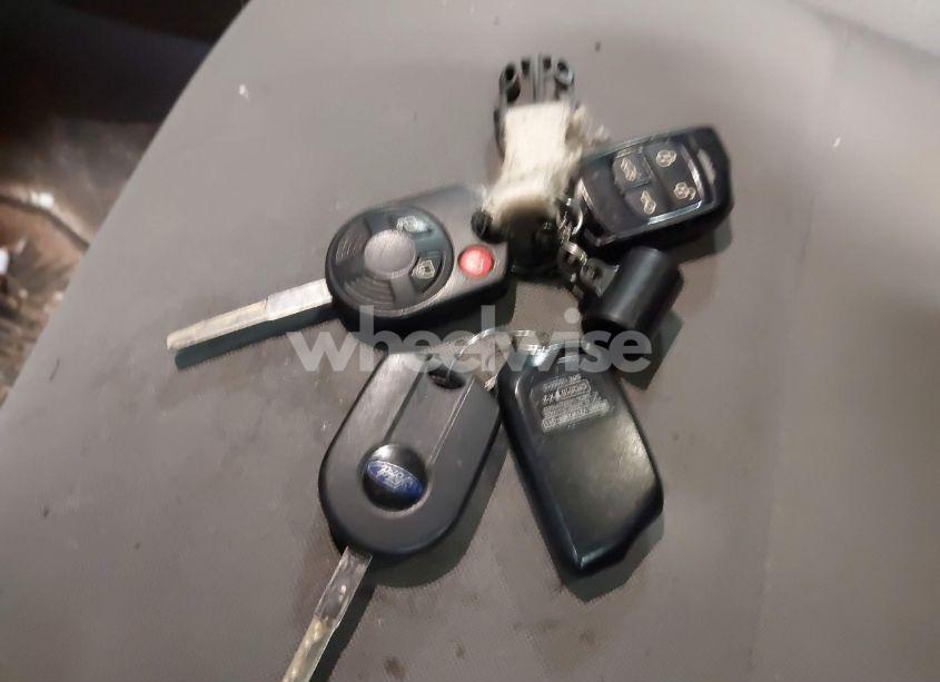 Photo 11 of 2015 Ford Escape SE (VIN 1FMCU9G91FUC69471)