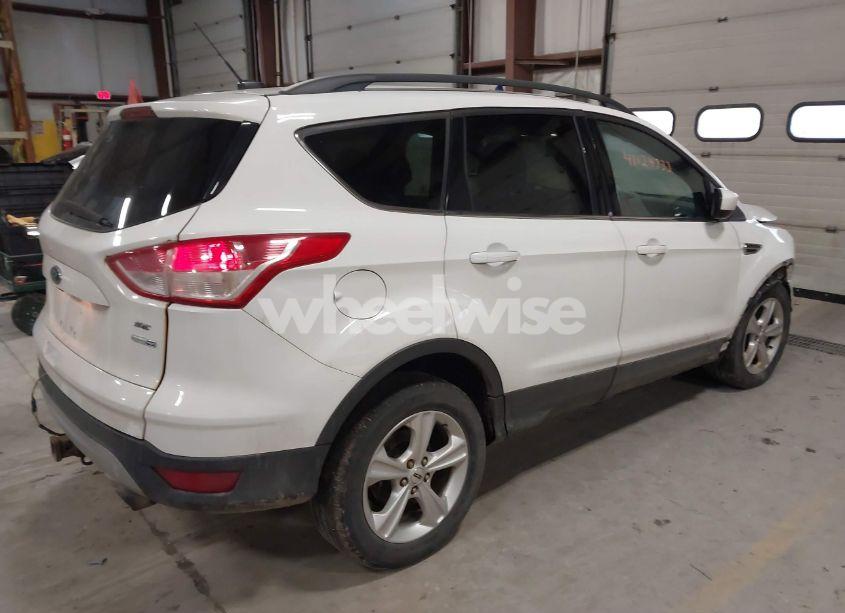 Photo 4 of 2015 Ford Escape SE (VIN 1FMCU9G91FUC69471)