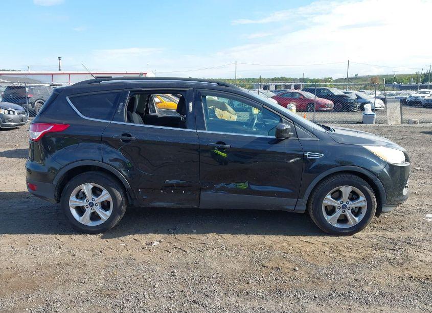 Photo 13 of 2015 Ford Escape SE (VIN 1FMCU9G91FUC82320)