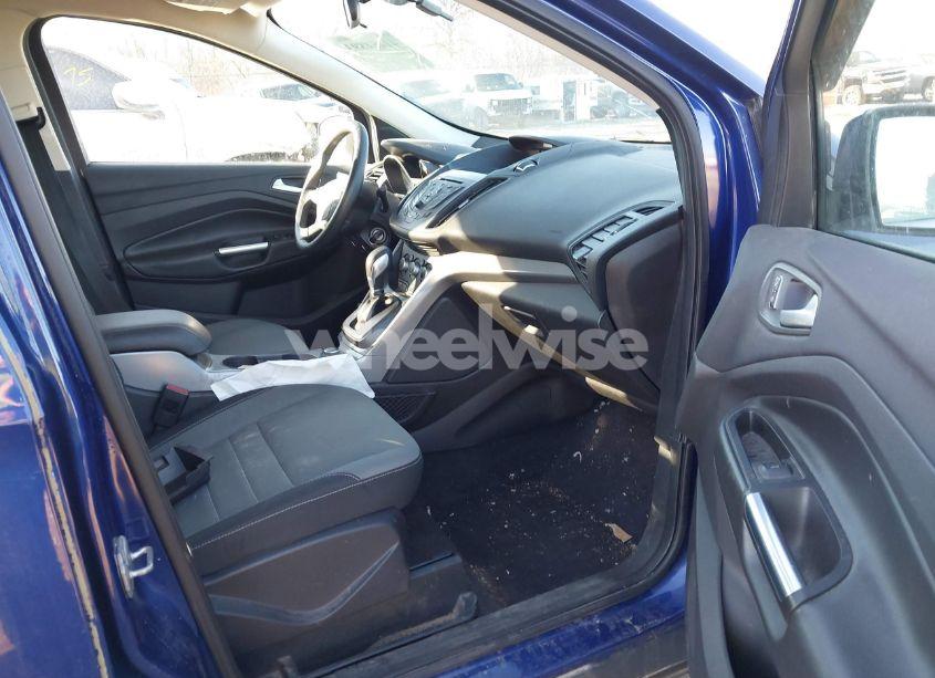 Photo 5 of 2016 Ford Escape SE (VIN 1FMCU9G91GUC45639)