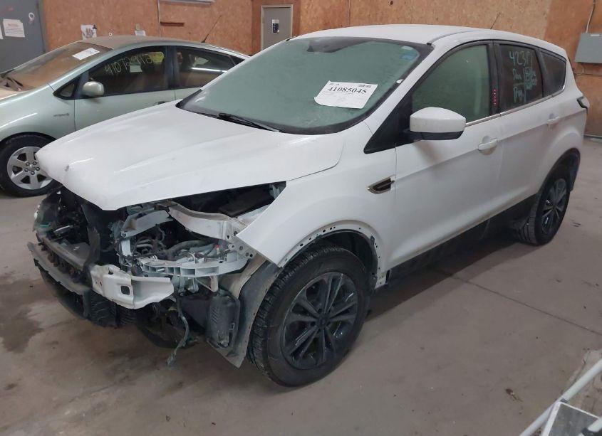 Photo 2 of 2017 Ford Escape SE (VIN 1FMCU9G91HUB67350)