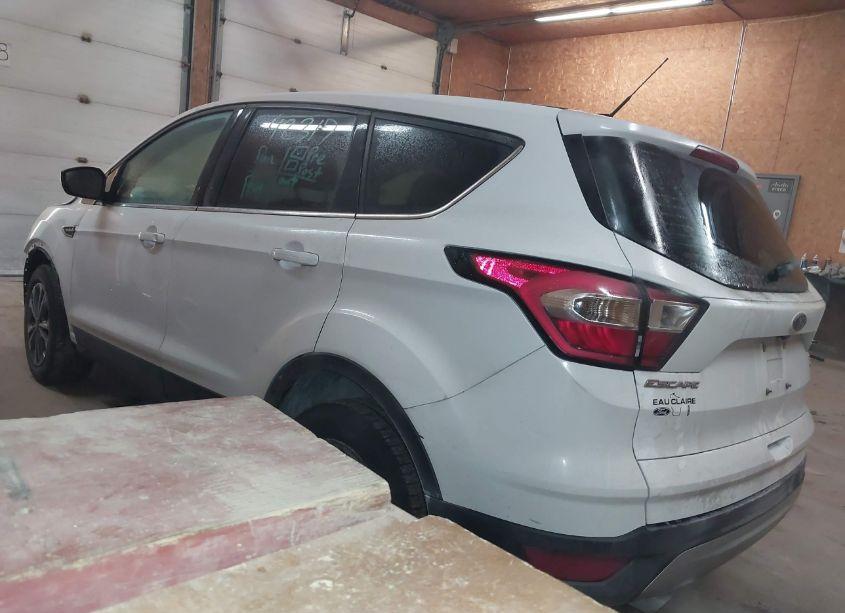 Photo 3 of 2017 Ford Escape SE (VIN 1FMCU9G91HUB67350)