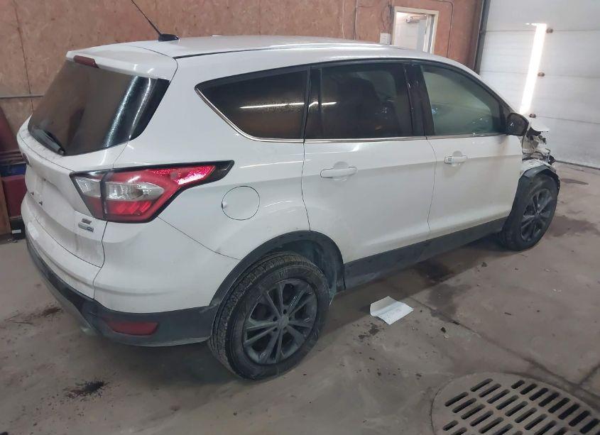 Photo 4 of 2017 Ford Escape SE (VIN 1FMCU9G91HUB67350)