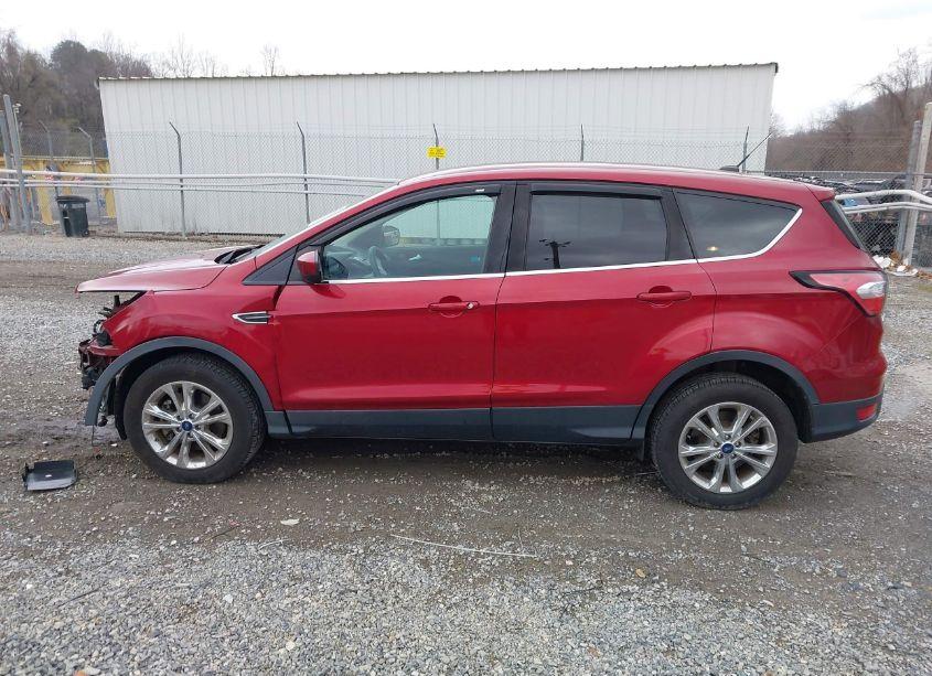 Photo 15 of 2017 Ford Escape SE (VIN 1FMCU9G91HUB67705)