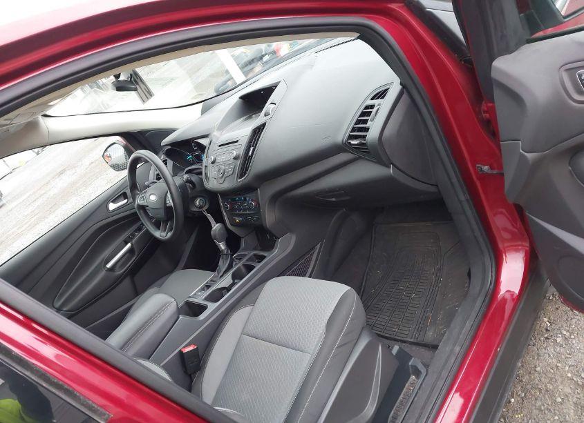 Photo 5 of 2017 Ford Escape SE (VIN 1FMCU9G91HUB67705)