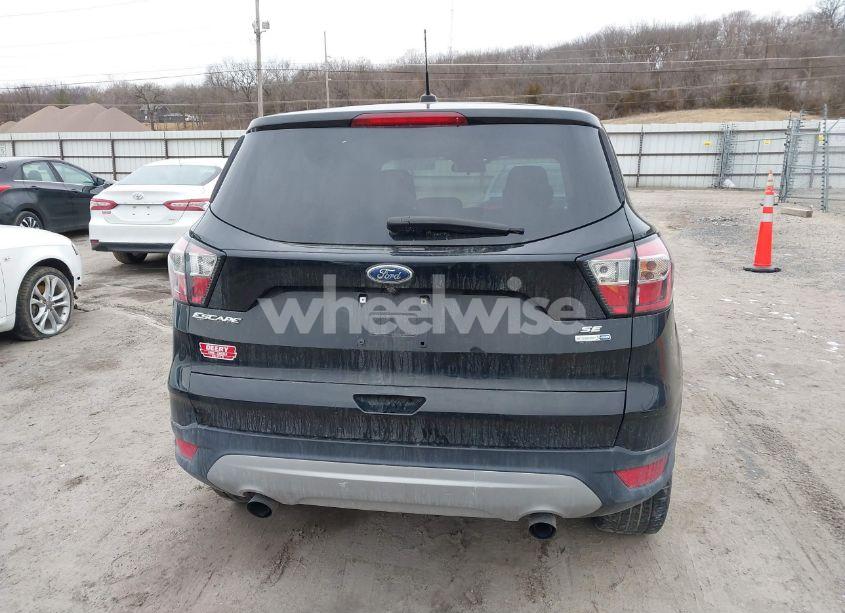 Photo 16 of 2017 Ford Escape SE (VIN 1FMCU9G91HUB67817)