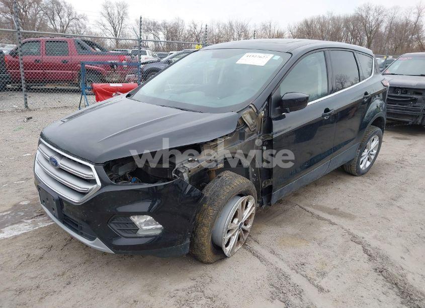 Photo 2 of 2017 Ford Escape SE (VIN 1FMCU9G91HUB67817)