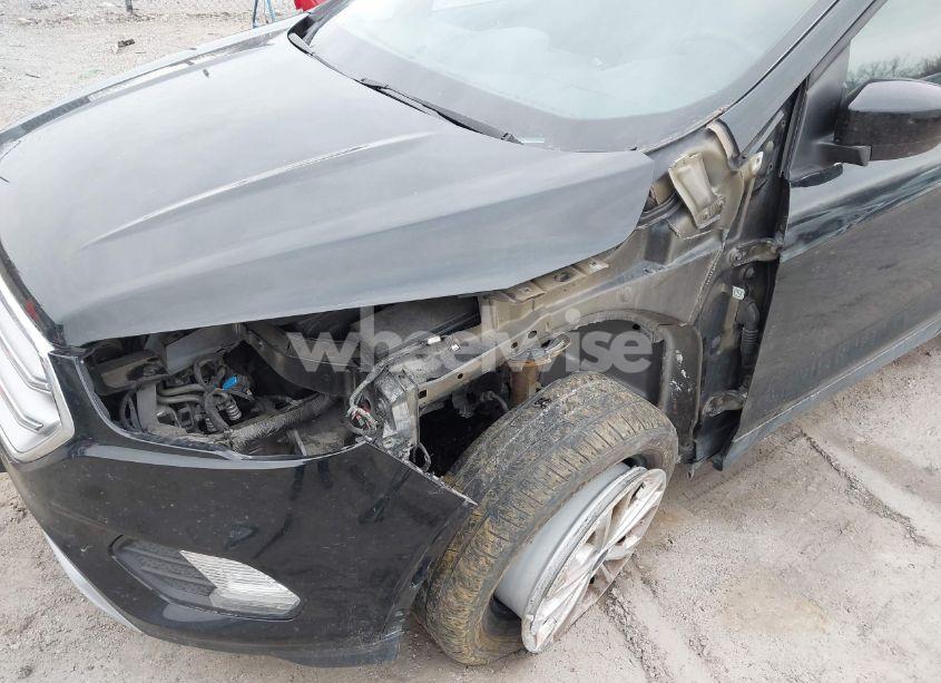 Photo 6 of 2017 Ford Escape SE (VIN 1FMCU9G91HUB67817)