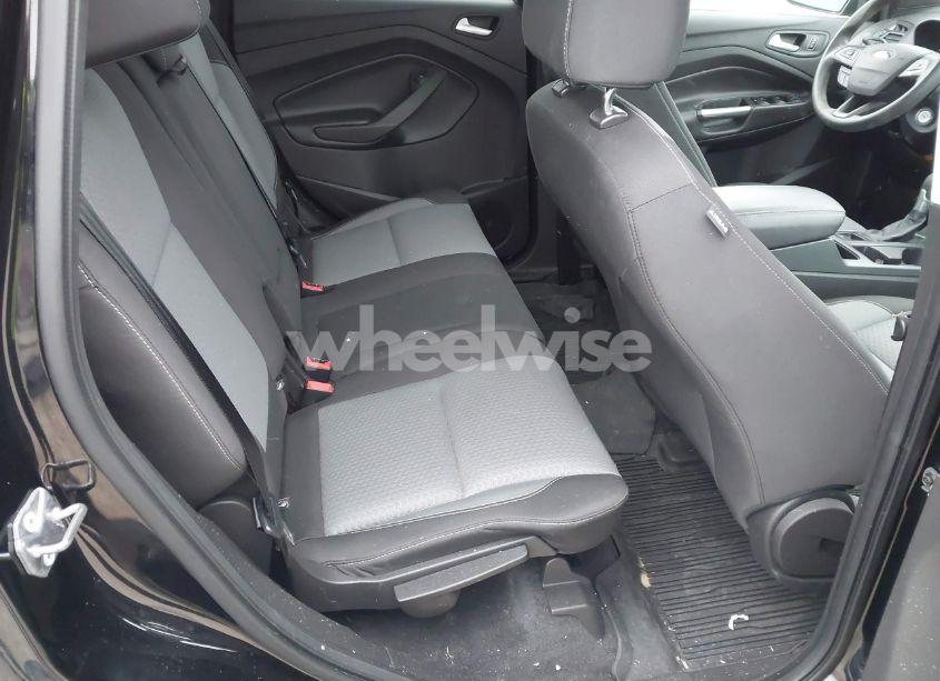 Photo 8 of 2017 Ford Escape SE (VIN 1FMCU9G91HUB67817)