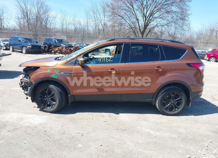 Photo 14 of 2017 Ford Escape SE (VIN 1FMCU9G91HUB83435)