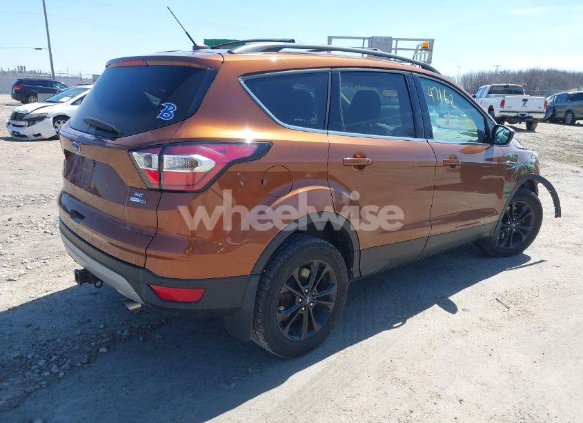 Photo 4 of 2017 Ford Escape SE (VIN 1FMCU9G91HUB83435)