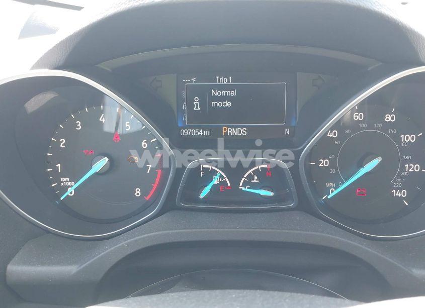 Photo 7 of 2017 Ford Escape SE (VIN 1FMCU9G91HUB83435)