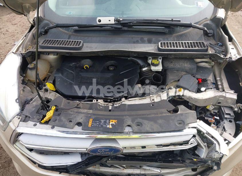 Photo 10 of 2017 Ford Escape SE (VIN 1FMCU9G91HUD06408)