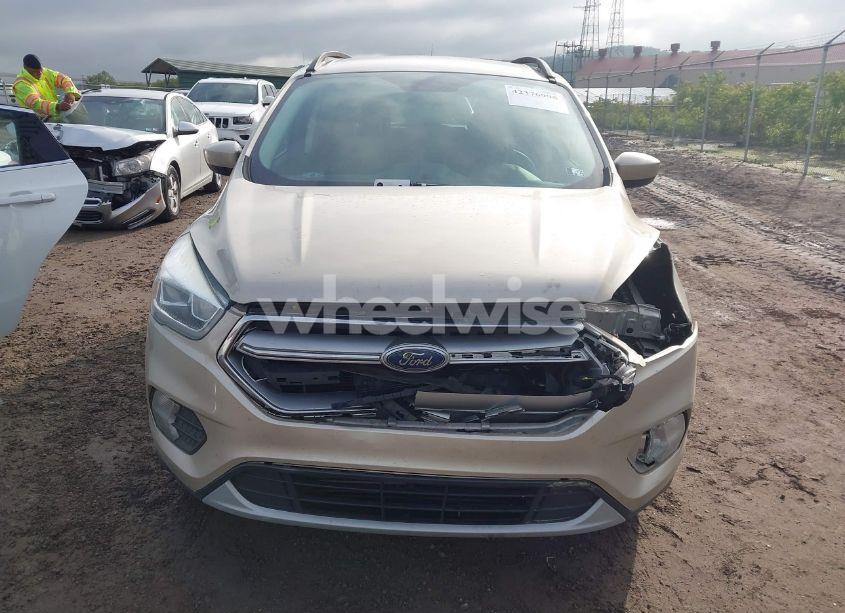 Photo 13 of 2017 Ford Escape SE (VIN 1FMCU9G91HUD06408)