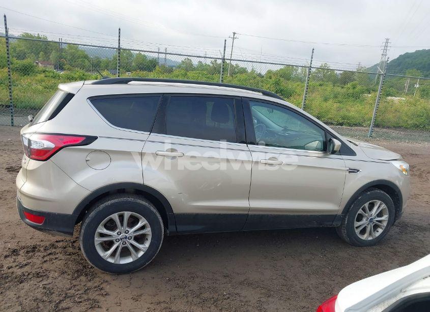 Photo 14 of 2017 Ford Escape SE (VIN 1FMCU9G91HUD06408)