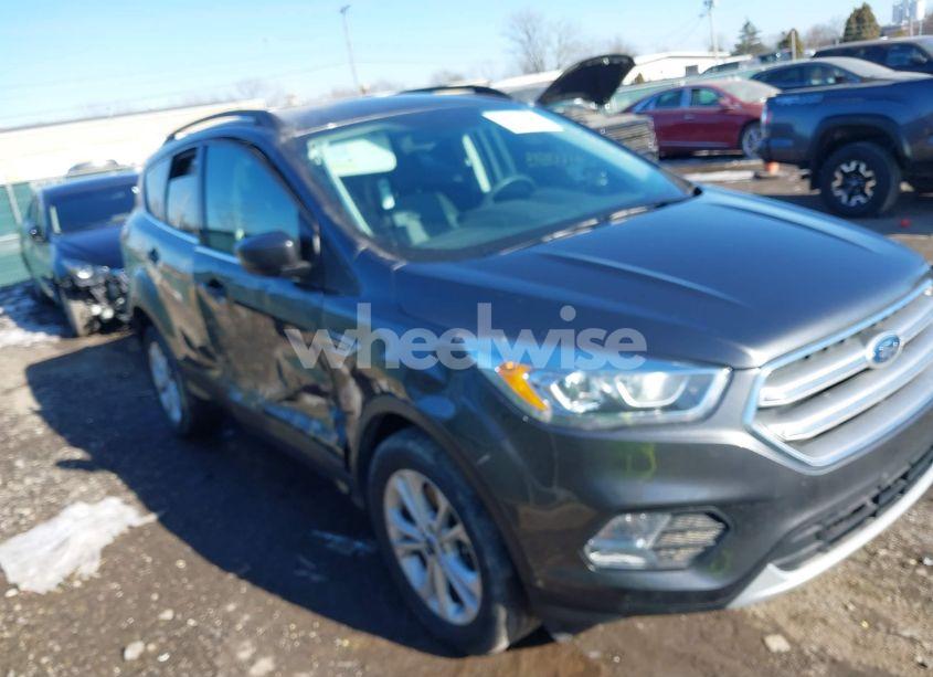 Photo 13 of 2017 Ford Escape SE (VIN 1FMCU9G91HUE52887)