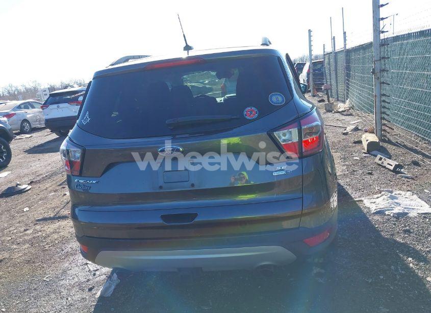 Photo 16 of 2017 Ford Escape SE (VIN 1FMCU9G91HUE52887)