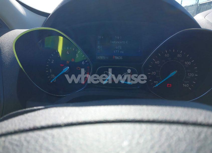 Photo 7 of 2017 Ford Escape SE (VIN 1FMCU9G91HUE52887)