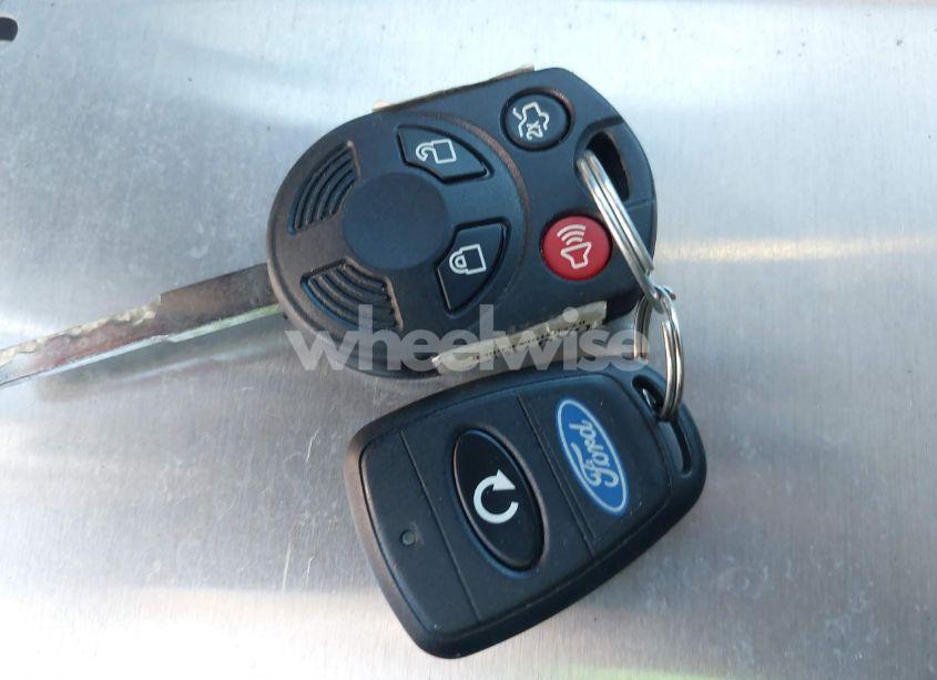 Photo 11 of 2017 Ford Escape SE (VIN 1FMCU9G91HUE73058)