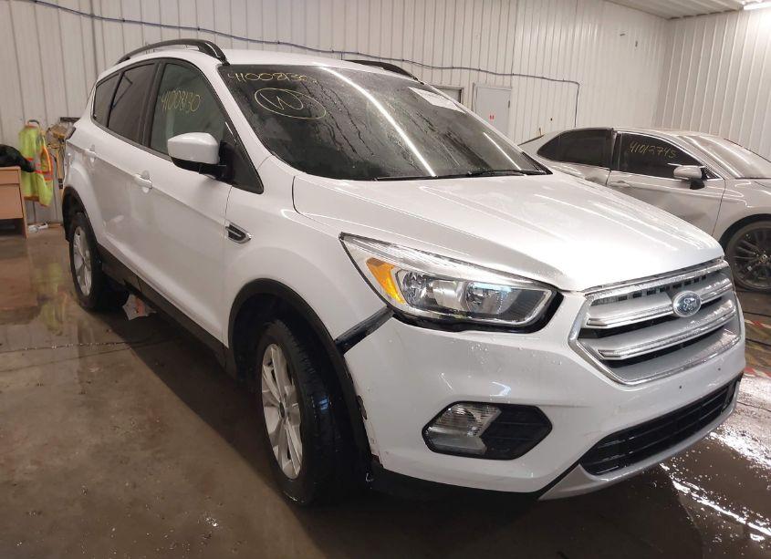 2018 Ford Escape SE (VIN 1FMCU9G91JUC38648) main photo