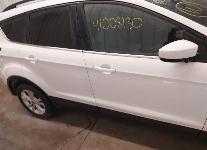 Photo 13 of 2018 Ford Escape SE (VIN 1FMCU9G91JUC38648)