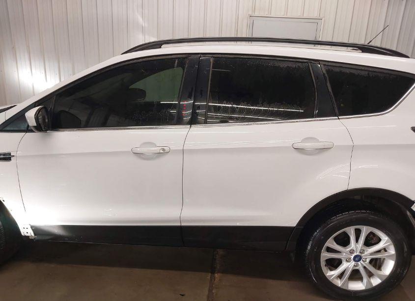 Photo 14 of 2018 Ford Escape SE (VIN 1FMCU9G91JUC38648)