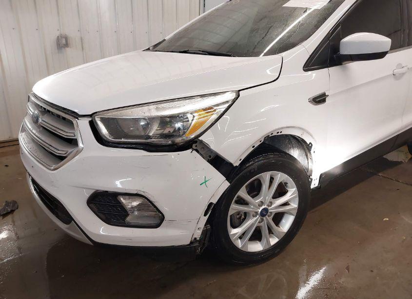 Photo 17 of 2018 Ford Escape SE (VIN 1FMCU9G91JUC38648)