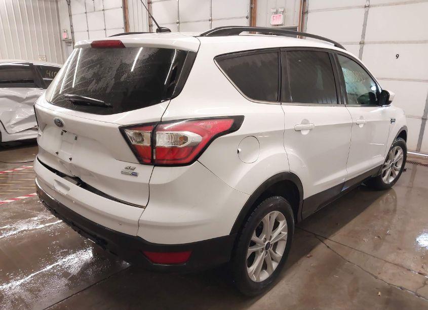 Photo 4 of 2018 Ford Escape SE (VIN 1FMCU9G91JUC38648)