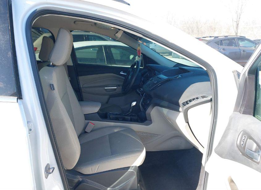 Photo 5 of 2018 Ford Escape SE (VIN 1FMCU9G91JUC38648)