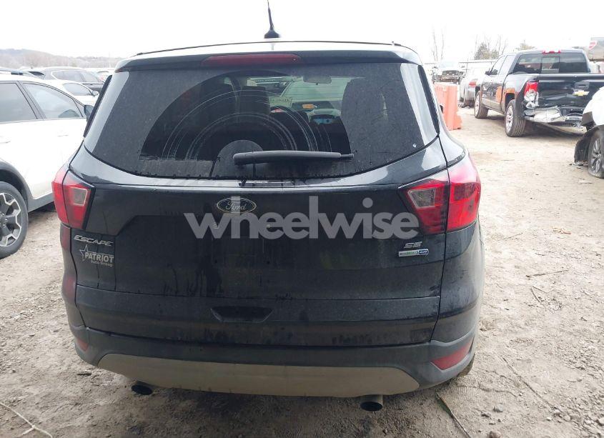 Photo 17 of 2019 Ford Escape SE (VIN 1FMCU9G91KUC08423)