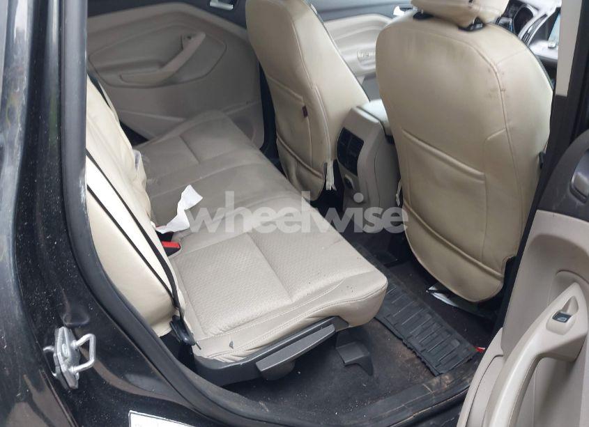 Photo 8 of 2019 Ford Escape SE (VIN 1FMCU9G91KUC08423)