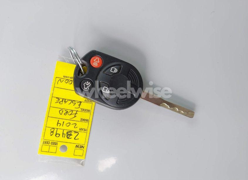 Photo 11 of 2014 Ford Escape SE (VIN 1FMCU9G92EUD94980)