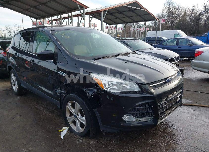 2015 Ford Escape SE (VIN 1FMCU9G92FUC10932) main photo