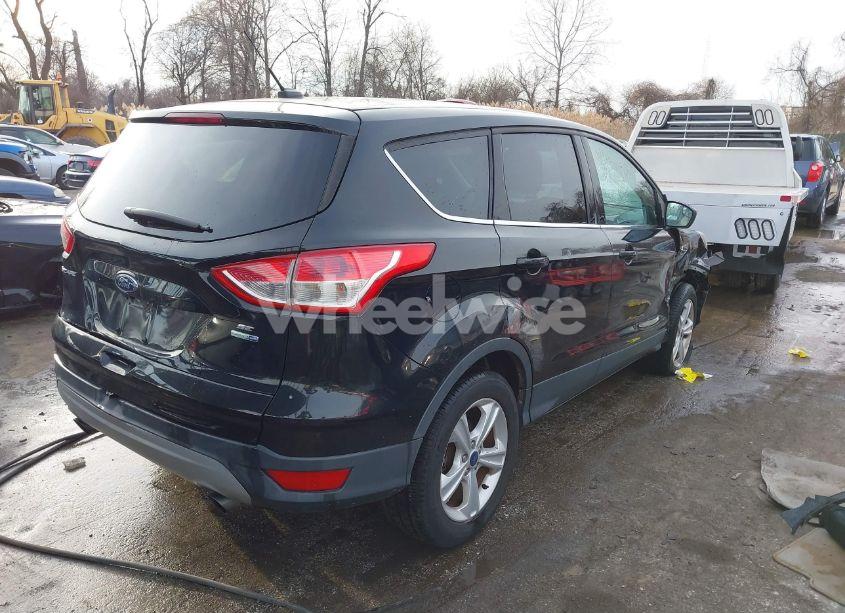 Photo 4 of 2015 Ford Escape SE (VIN 1FMCU9G92FUC10932)